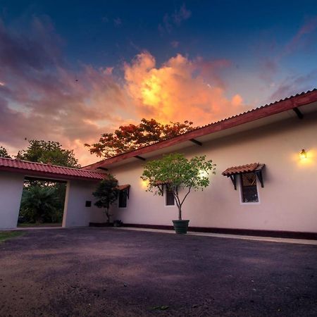 The Buena Vista Kandy Ngoại thất bức ảnh